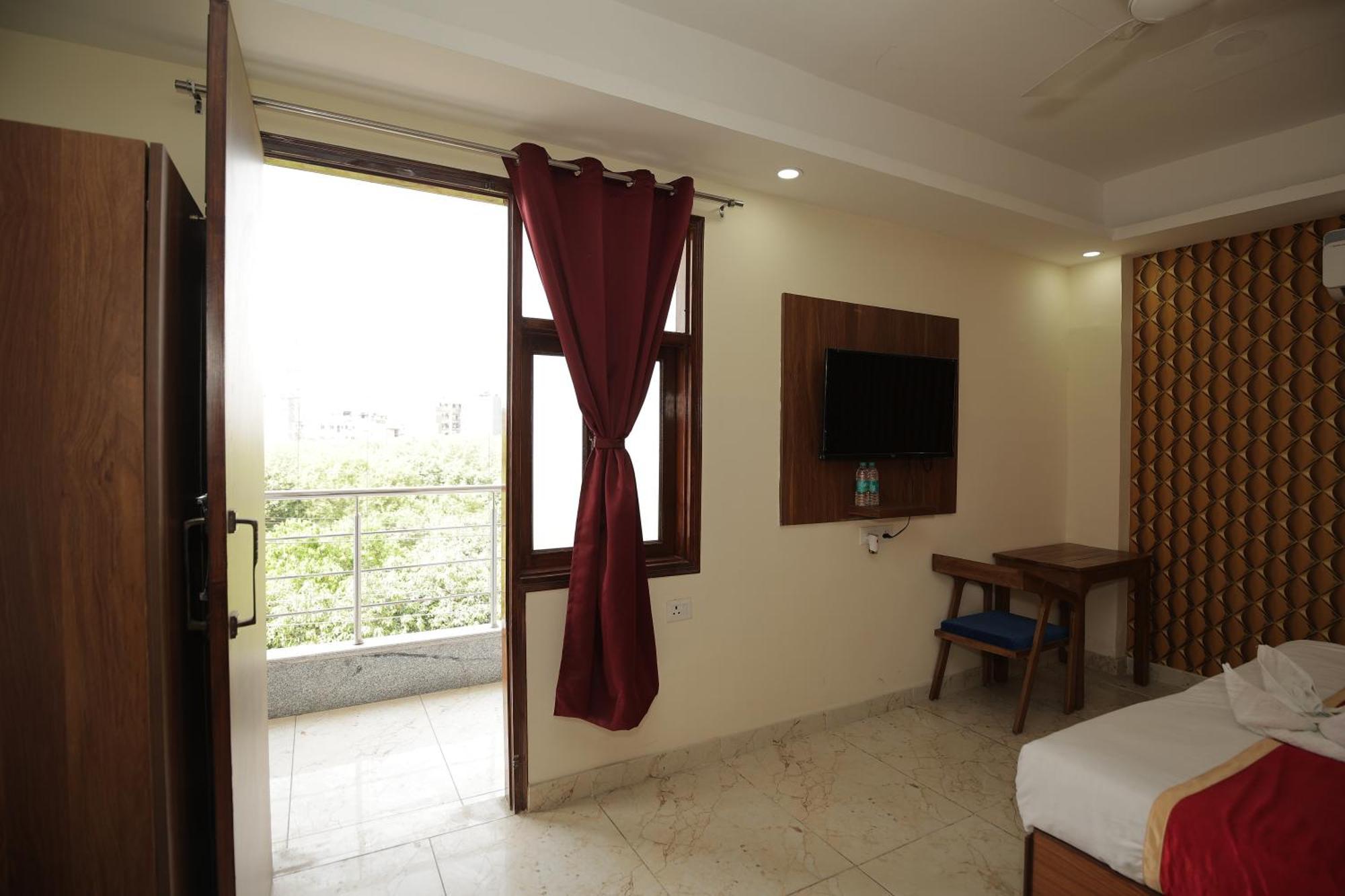 Hotel The Anvi Residency Sector 122 Нойда Екстер'єр фото